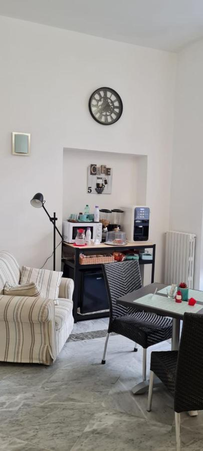 Le Ginestre In Centro Bed & Breakfast Salerno Ngoại thất bức ảnh