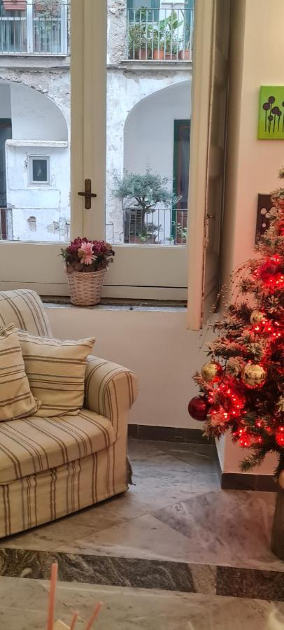 Le Ginestre In Centro Bed & Breakfast Salerno Ngoại thất bức ảnh